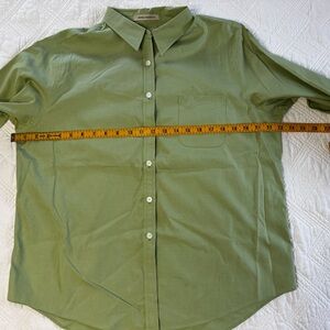 L.L. Bean Women's Wrinkle Resistant Light Mossy Green Cotton Button Up